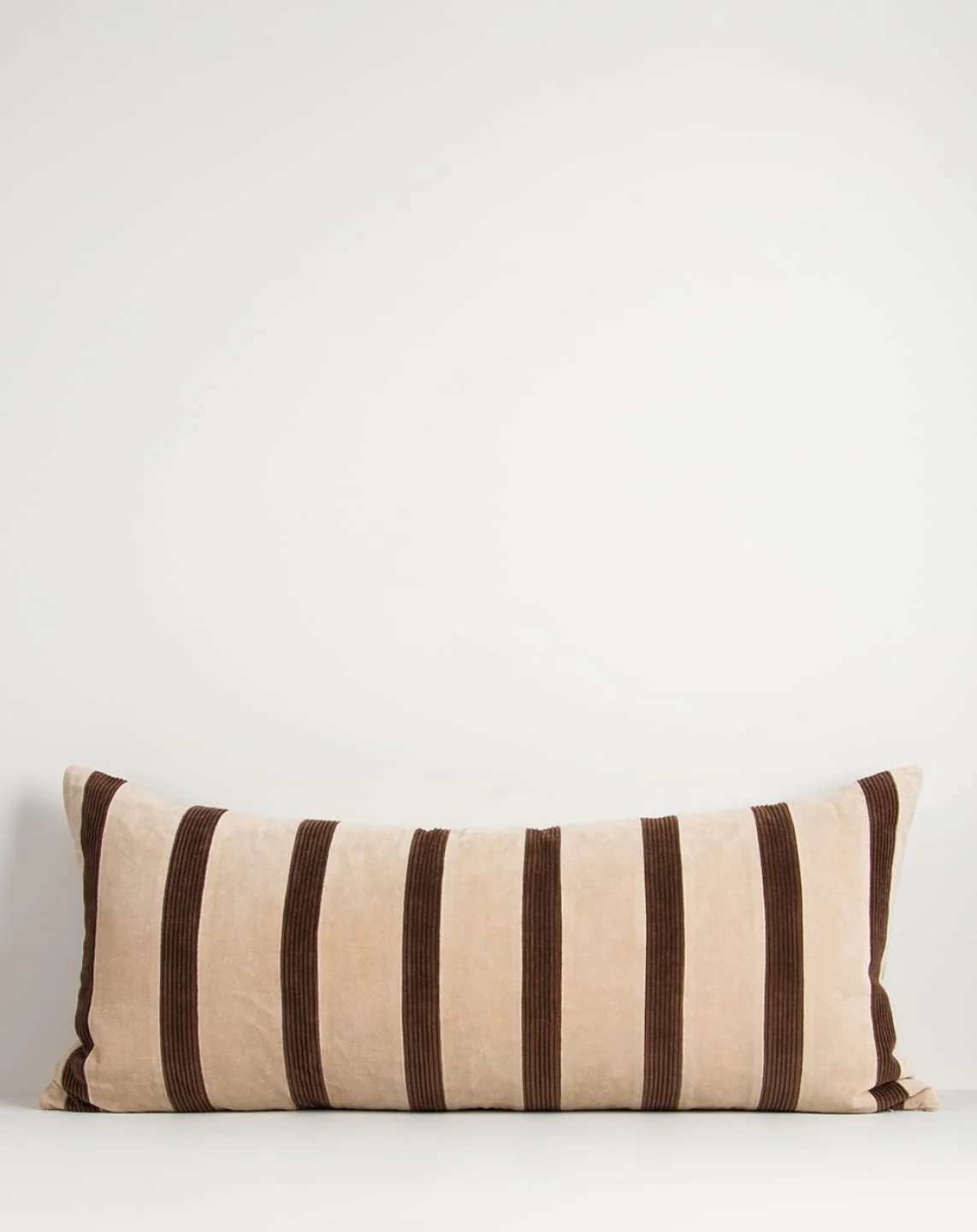 Huxley Lodge Cushion - Image 8