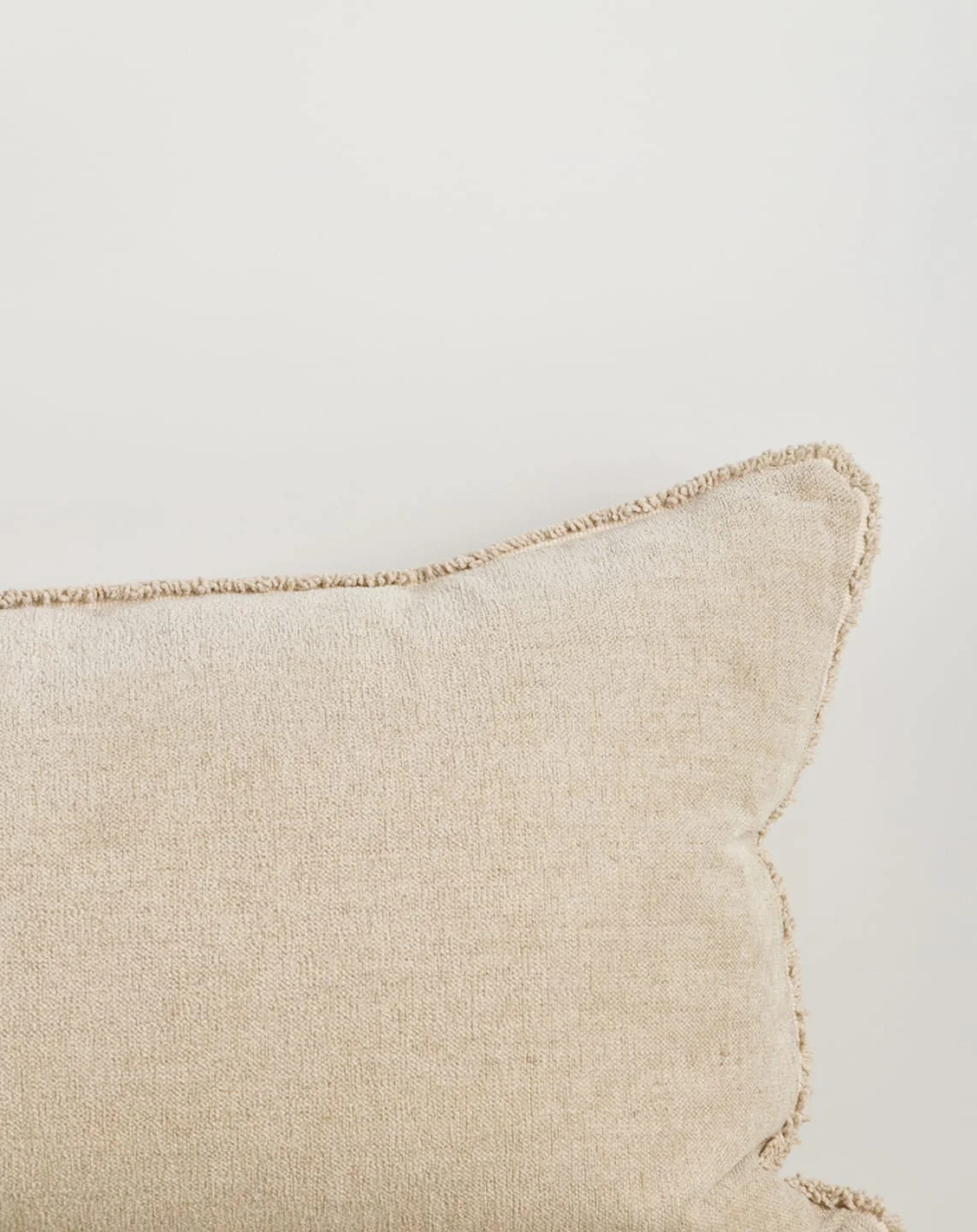 Sutton Lodge Cushion - Image 2